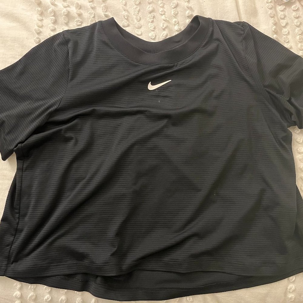 Nike Cropped Active Top